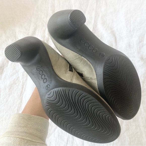 Ecco Sculpted Low Cut Ankle Boots - Picture 2 of 12